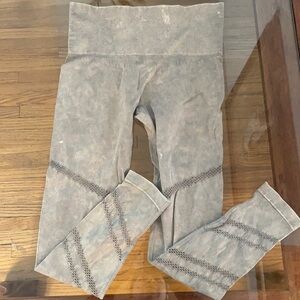 Mono B Seamless Sand Washed athletic leggings size medium gym workout